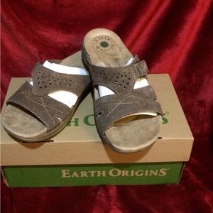 Earth Originals Women’s Size 7 New; Tan Slides; The Welltek System” of Support!